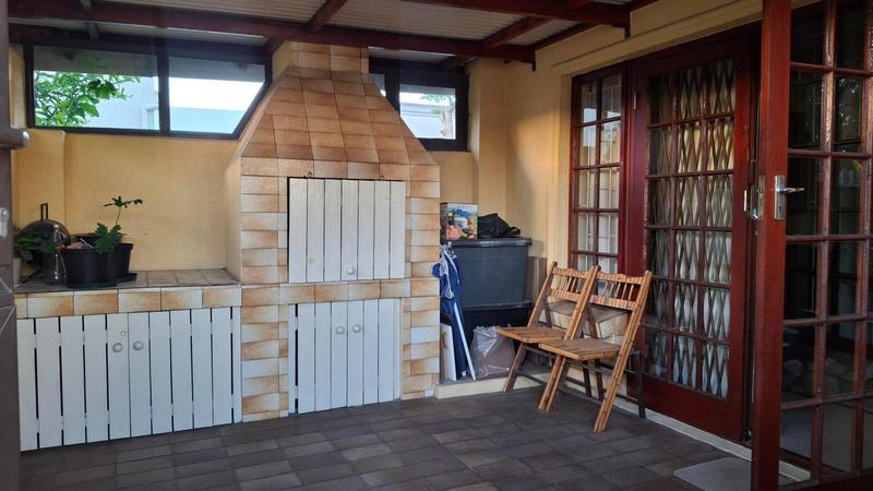 To Let 2 Bedroom Property for Rent in Ferndale Western Cape
